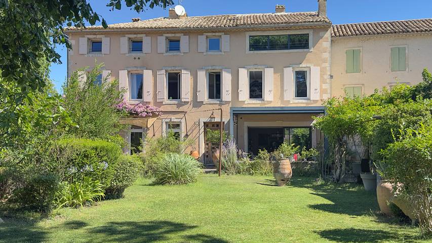 La Maison de Village , Maison de caractère avec piscine chauffée ,Centre de Saint-Paul-Trois-Châteaux in Saint-Paul-Trois-Châteaux, Région de nyons