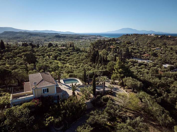 Villa für 9 Personen, mit Garten und Ausblick sowie Pool - 1