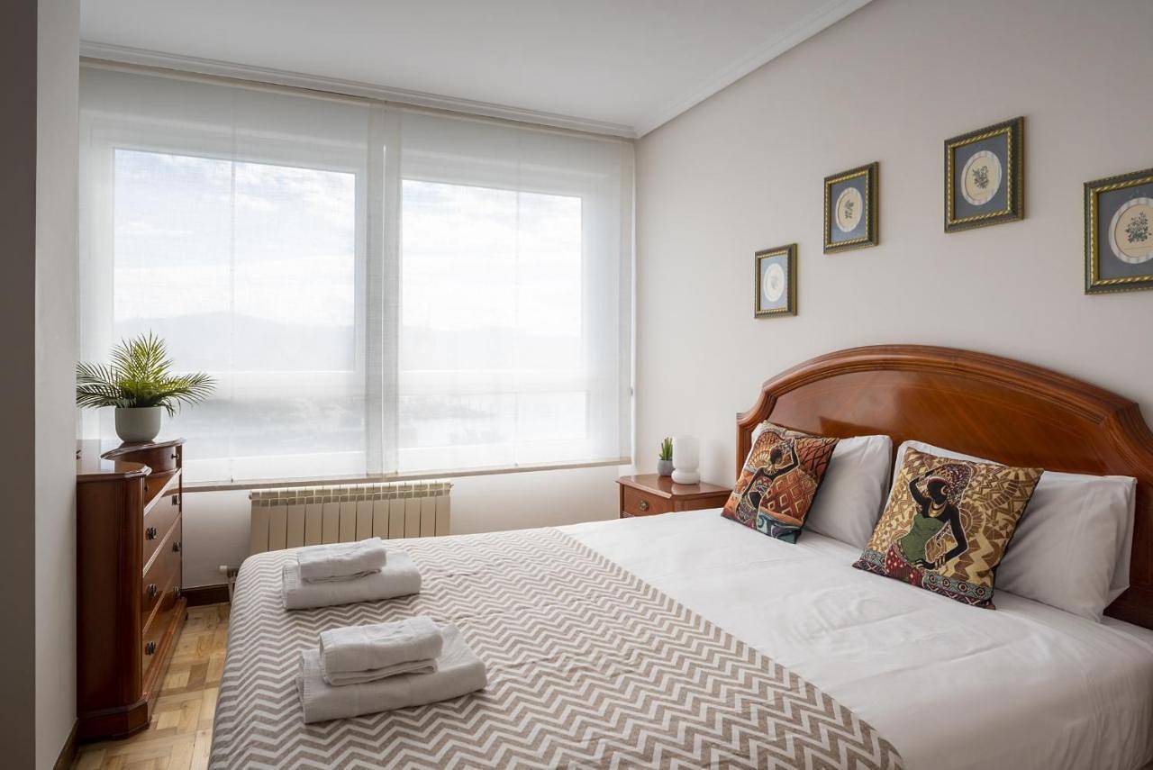 Apartamento entero, Three-Bedroom Apartment with View in Santander, Costa de Cantabria