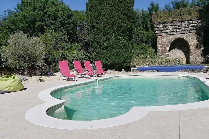 Gîte pour 14 personnes, avec jacuzzi et jardin, animaux acceptés dans Etang de Pouancé