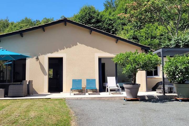 Maison de vacances pour 4 personnes, avec terrasse ainsi que jacuzzi et jardin - 1