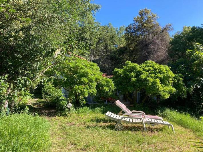 Location de vacances pour 4 personnes, avec piscine et jardin à Caixas