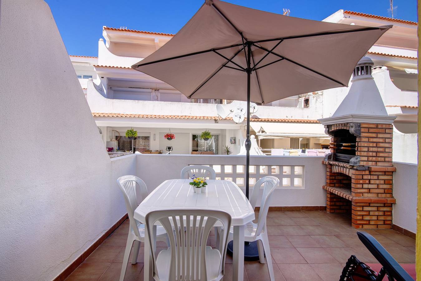 Vakantiehuis 'V2 A 400 M Da Praia Da Falésia' met Privé Terras, Balkon en Wifi in Praia da Falésia, Albufeira