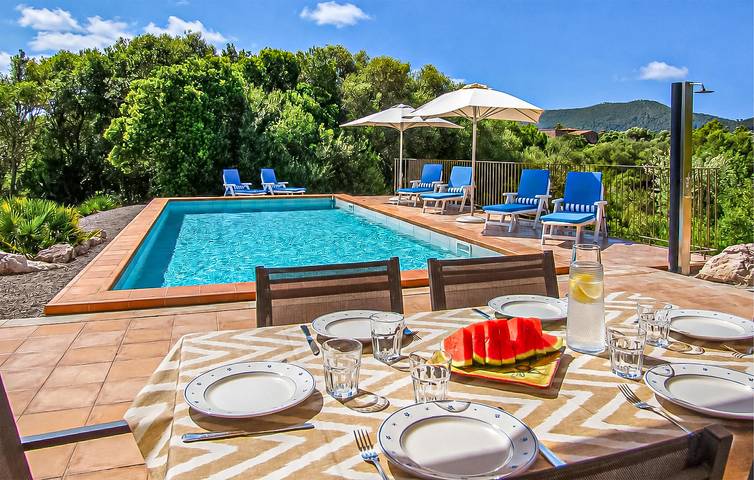 Sonniges Apartment mit Terrasse, Pool & Wifi in Capdepera, Mallorca Osten