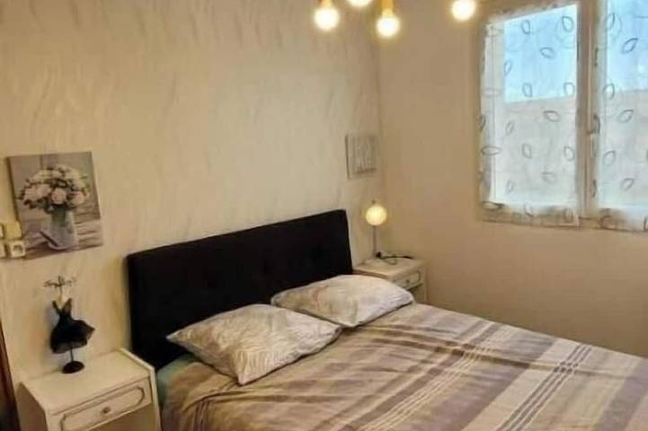 Charmes à Changey – Renovated vacation home with a garden and a view of the lake in Changey, Haute-Marne