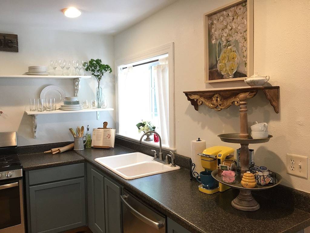 Blauer Bungalow in der Innenstadt, 5 Minuten zu Fuß von der Innenstadt entfernt in Mount Dora, Lake County