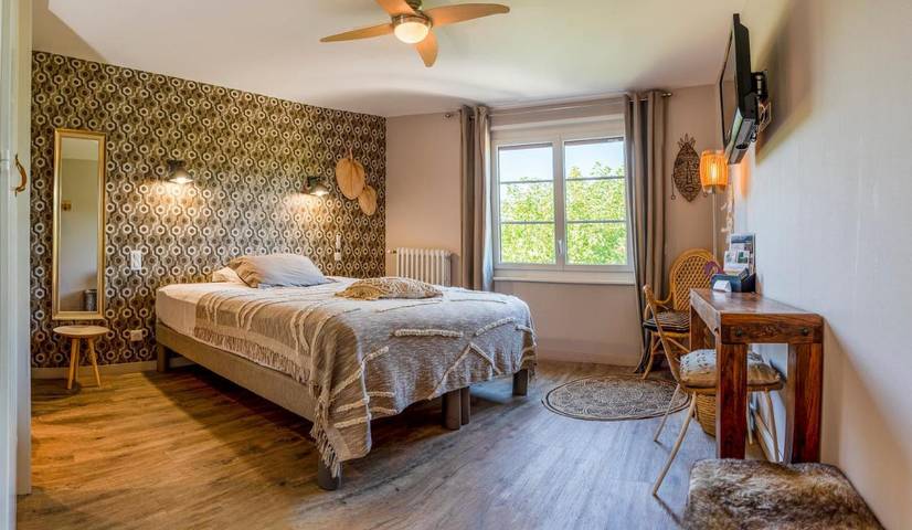 Hôtel pour 2 personnes, avec Terrasse et Jardin dans Lancrans