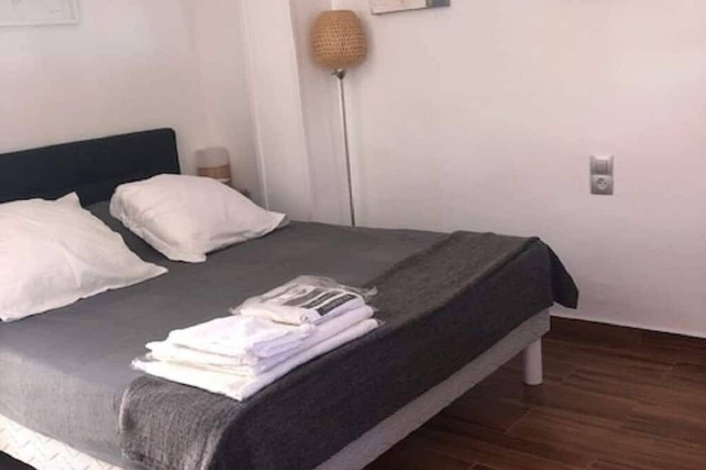 Villa met airconditioning 9/10 personen in grote omheinde tuin op 150 m van de zee in Calafat, Costa Dorada