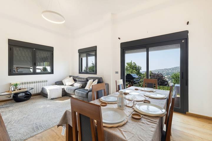 Villa „Ana Esperanza – El Espinar“ mit Seeblick, Wlan und Klimaanlage in El Espinar, Segovia Provinz