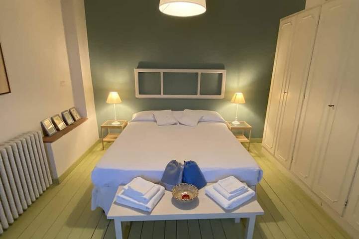 Gîte pour 4 personnes, avec jacuzzi ainsi que terrasse et jardin, animaux acceptés à Ferrere - 2