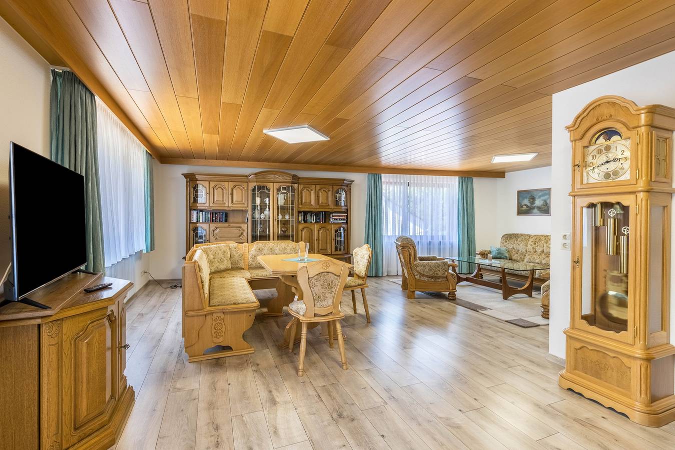 Ganze Wohnung, Ferienwohnung 'B463 Penthouse' mit Bergblick, privater Terrasse und Wlan in Albstadt, Albsteig Etappe 13