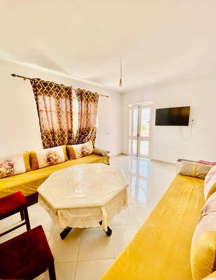 Gîte pour 5 personnes, avec vue et jardin dans Dar Bouazza