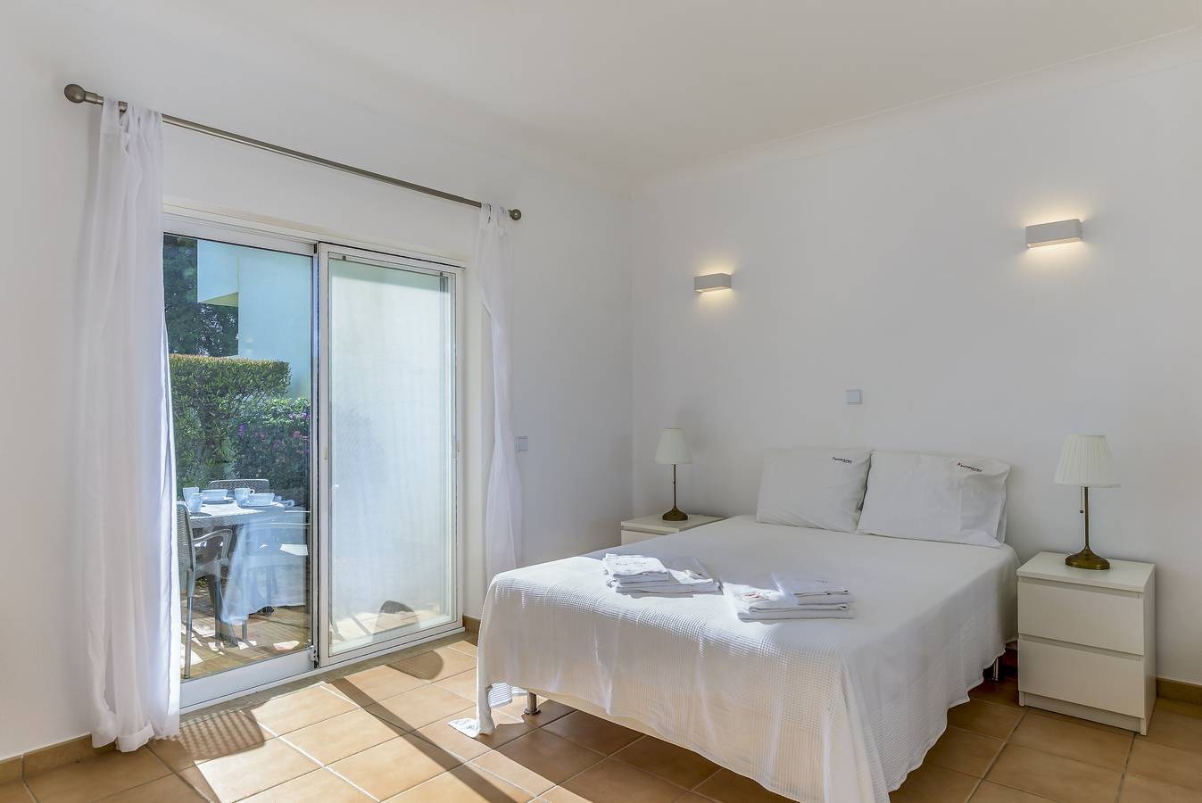 Entire apartment, Holiday apartment for 5 people with terrace in Praia da Luz, Faro District