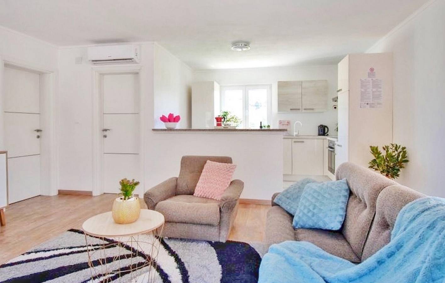 Modernes Apartment mit Pool, Terrasse und WLAN – 1,5 km vom Strand entfernt in Rovinj, Rovinj und Umgebung