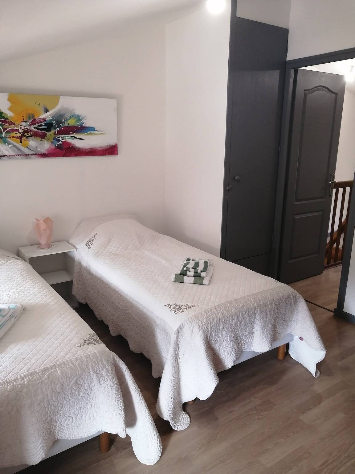 Geheel appartement, Appartement 'La Clef' met balkon in Saint-Julien-Molin-Molette, Pilat Regionaal Natuurpark