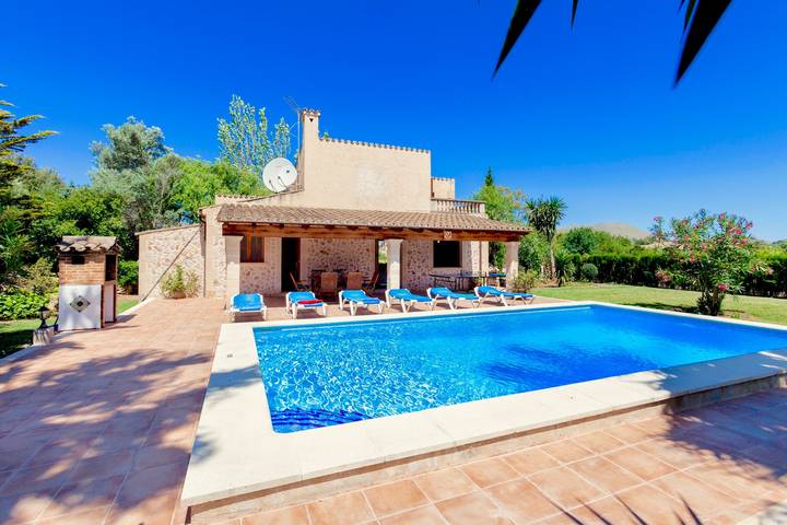 Finca für 6 Personen, mit Garten und Terrasse in Pollença