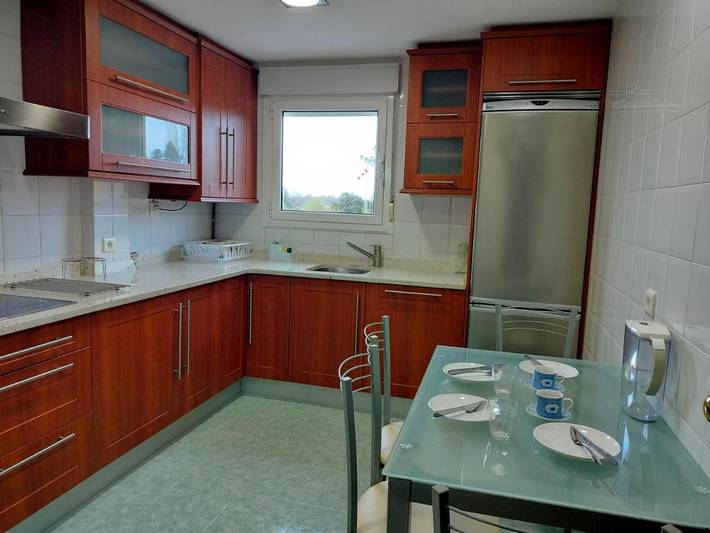 Gîte pour 4 personnes, avec terrasse et vue dans Solares - 3