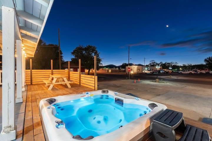 Ferienhaus für 4 Personen, mit Sauna und Whirlpool sowie Terrasse und Garten, mit Haustier - 1