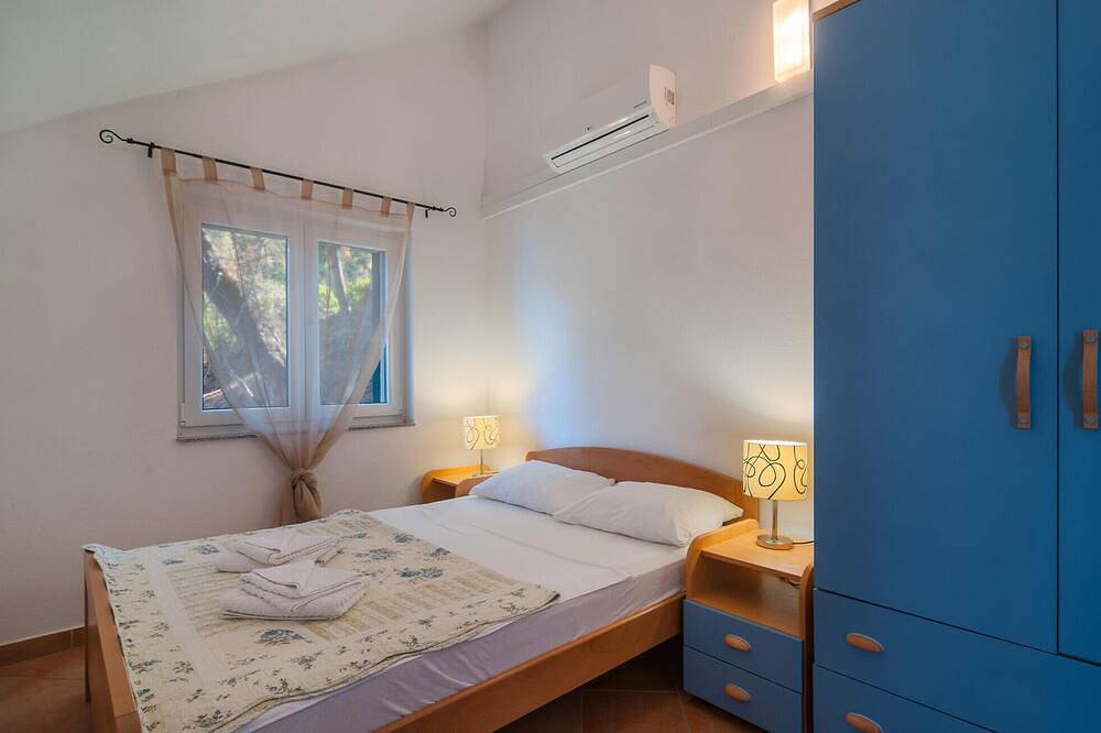 4 bedroom cozy home in Zarace in Hvar