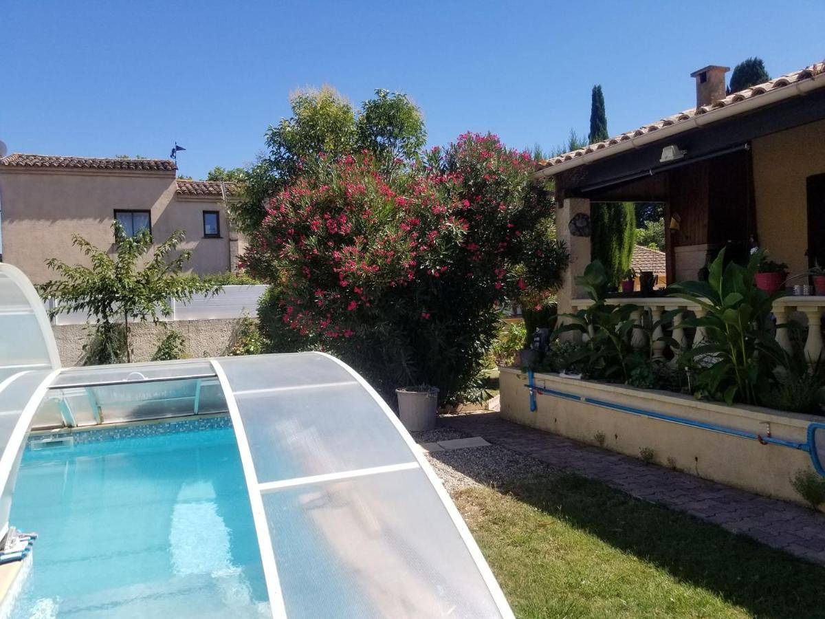 Double Room with Private Bathroom in Espondeilhan, Côte méditerranéenne (France)