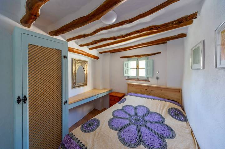 Traditional Spanish casa in the heart of town. in Órgiva, Alpujarras
