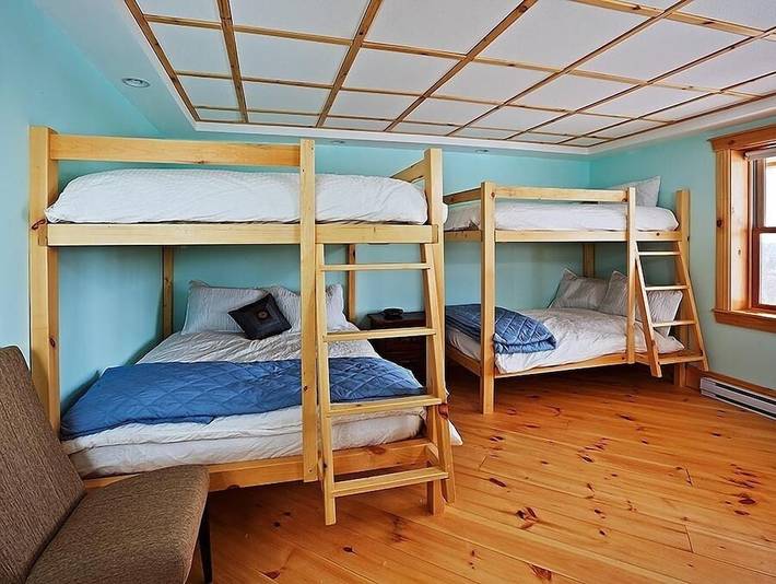 Vacation rental for 13 people, with garden and sauna in Quebec