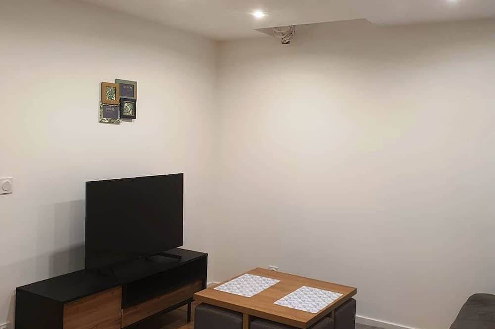 Entire apartment, Apartment near Paris & Cdg& exhibition center in Aulnay-sous-Bois, Seine-Saint-Denis