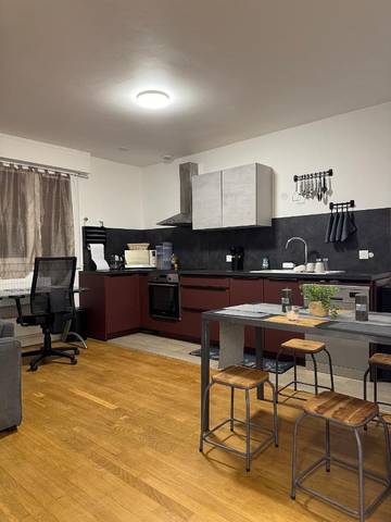 Gîte pour 4 personnes, avec terrasse et vue à Montfermeil