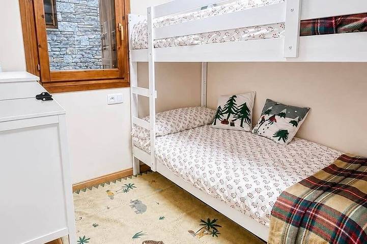 Ganze Wohnung, Cerler Lookout. Excellent location right next to the slopes in Cerler, Benasque