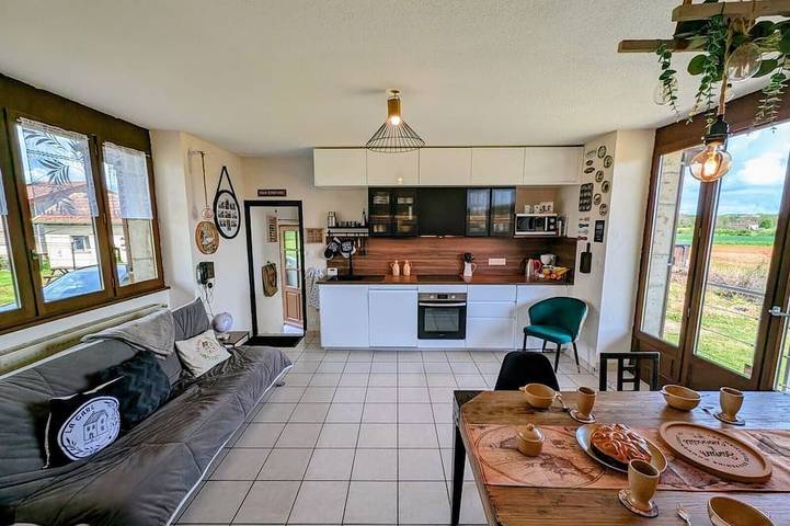 Location de vacances pour 7 personnes, avec Terrasse ainsi que Jardin et Sauna dans Lavoncourt