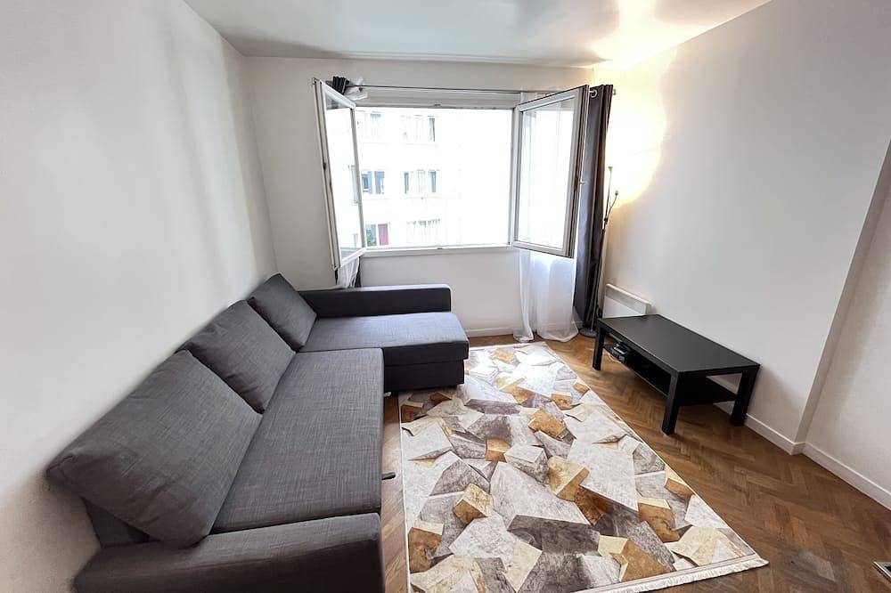 Entire apartment, Large, calm and bright T2 apartment - Parc de la villette in Aubervilliers, Seine-Saint-Denis