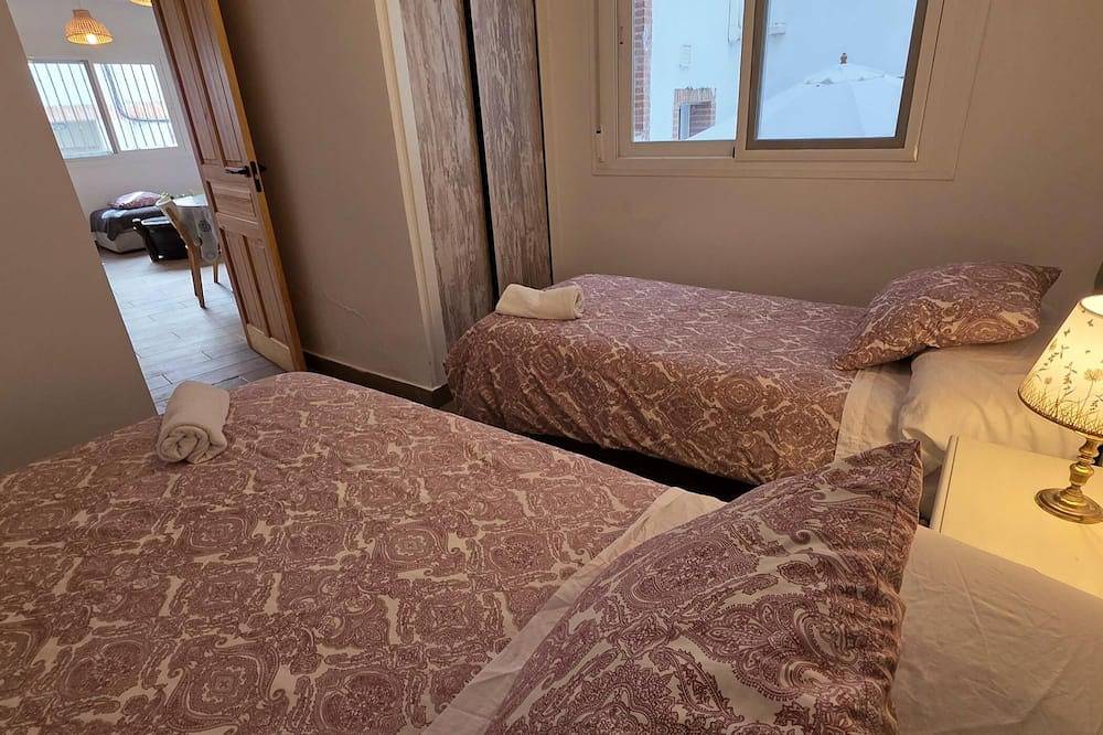 Apartamento entero, V1 Casa Castillo Vut planta calle in La Adrada, Provincia de Ávila