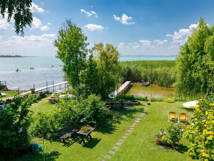 Ferienwohnung für 4 Personen, mit Balkon und Terrasse sowie Garten und Seeblick in Ungarn - 2