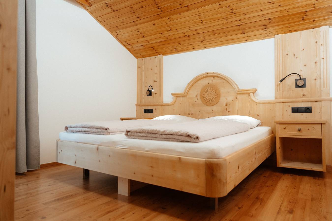 Hel lägenhet, Ferienwohnung 'Kleineggerhof  Bergblick' mit Bergblick, Gemeinschaftspool und WLAN in Rodeneck, Dolomiti Superski
