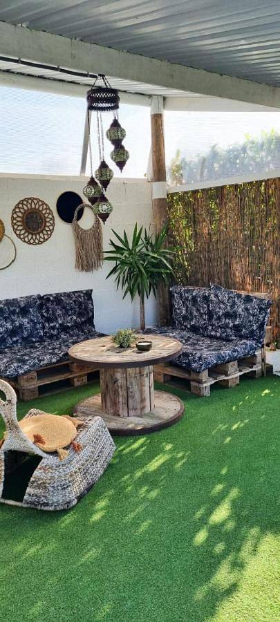 Location de vacances pour 4 personnes, avec jardin ainsi que vue et piscine à Chauvé - 2