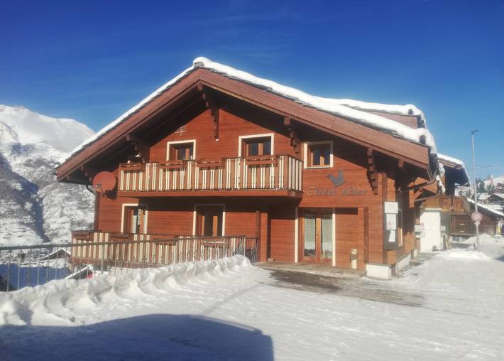 Appartement de vacances pour 5 personnes, avec balcon et jacuzzi, adapté aux familles en Suisse