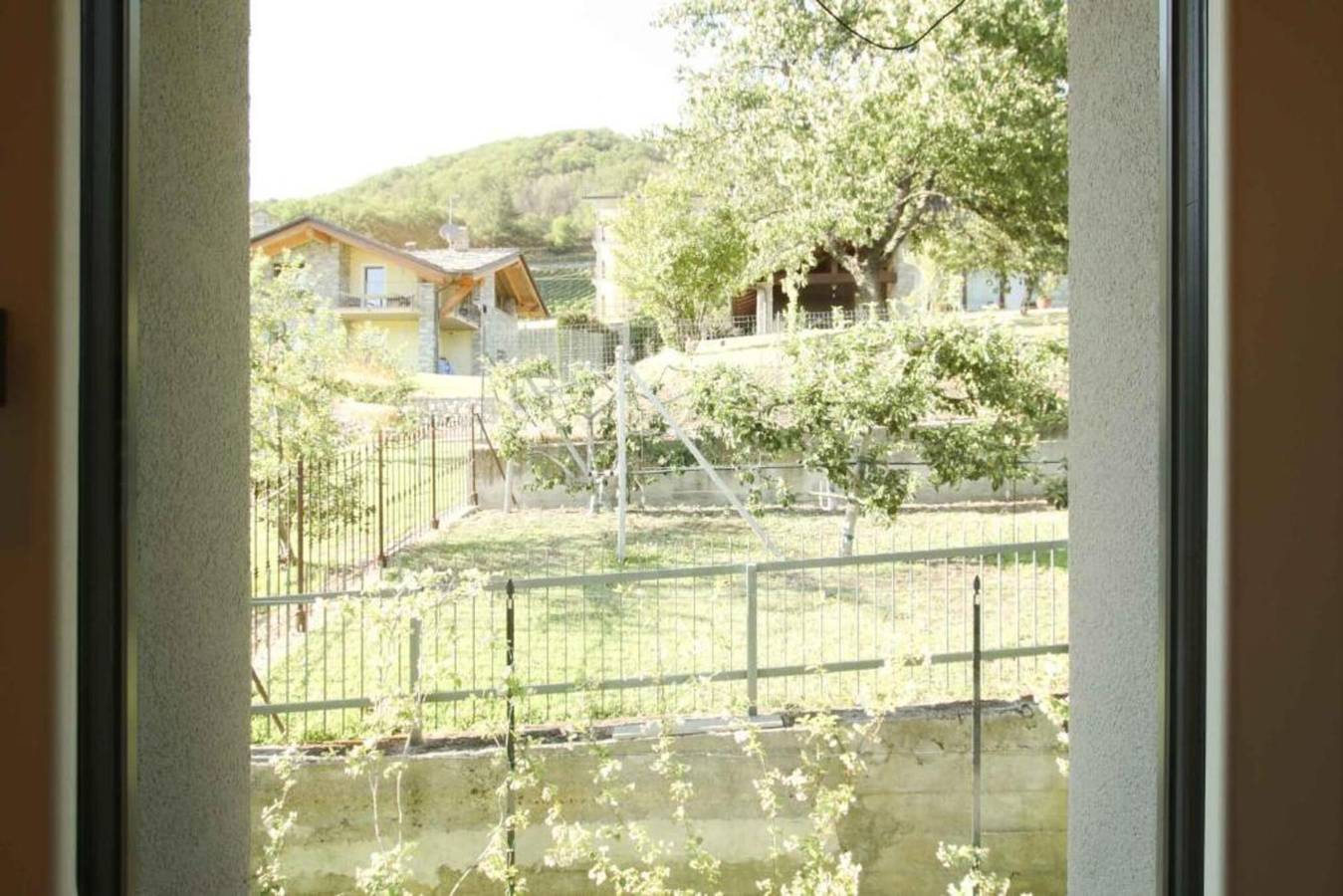 Apartamento entero, Apartamento 'Aurelie' con vistas a la montaña, balcón y Wi-Fi in Senin, Saint-Christophe