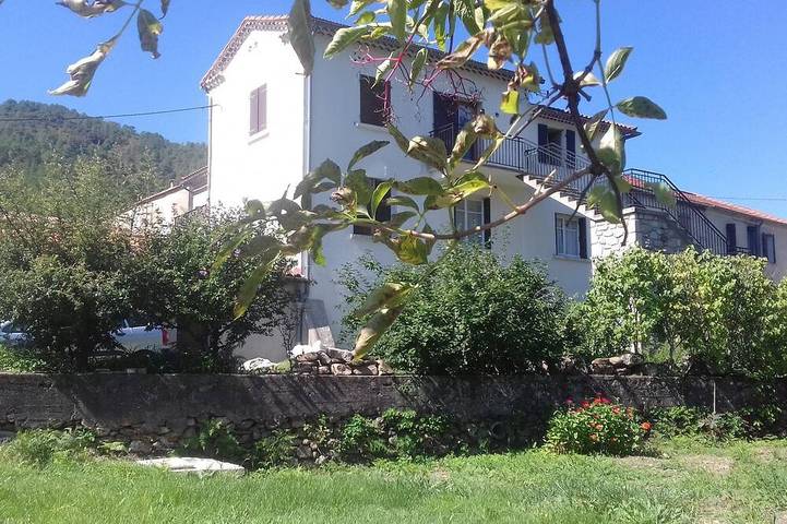 Appartement de vacances pour 6 personnes, avec Jacuzzi et Jardin