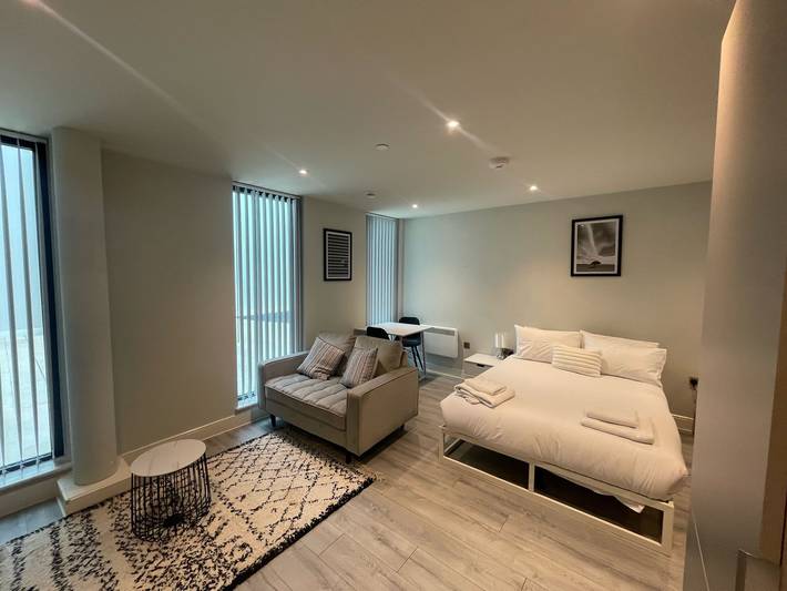 Ganze Wohnung, Contemporary Studio with free Parking in Bracknell in Bracknell, Berkshire
