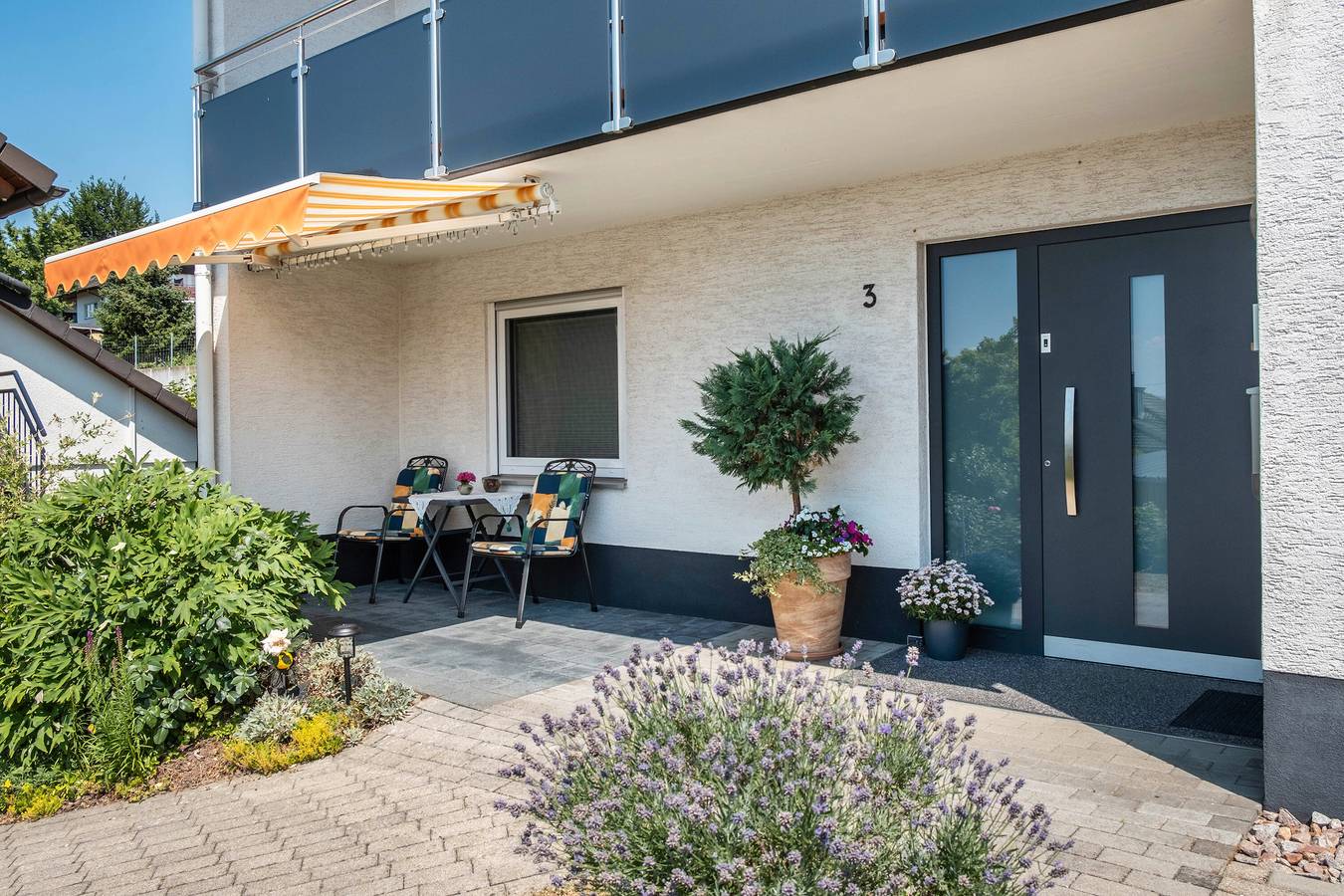 Ganze Wohnung, Ferienwohnung 'Gramespacher' mit Bergblick, privater Terrasse und Wi-Fi in Bad Bellingen, Südschwarzwald