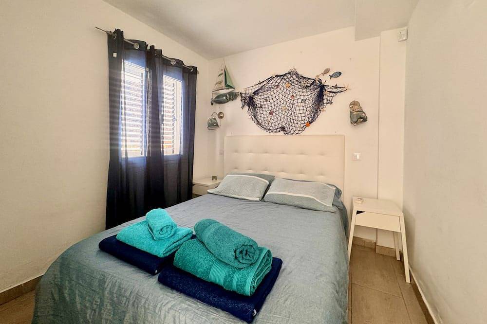 Entire apartment, Zaffiro – Sustainable Escape with Stunning Views in Puerto del Carmen, Tías