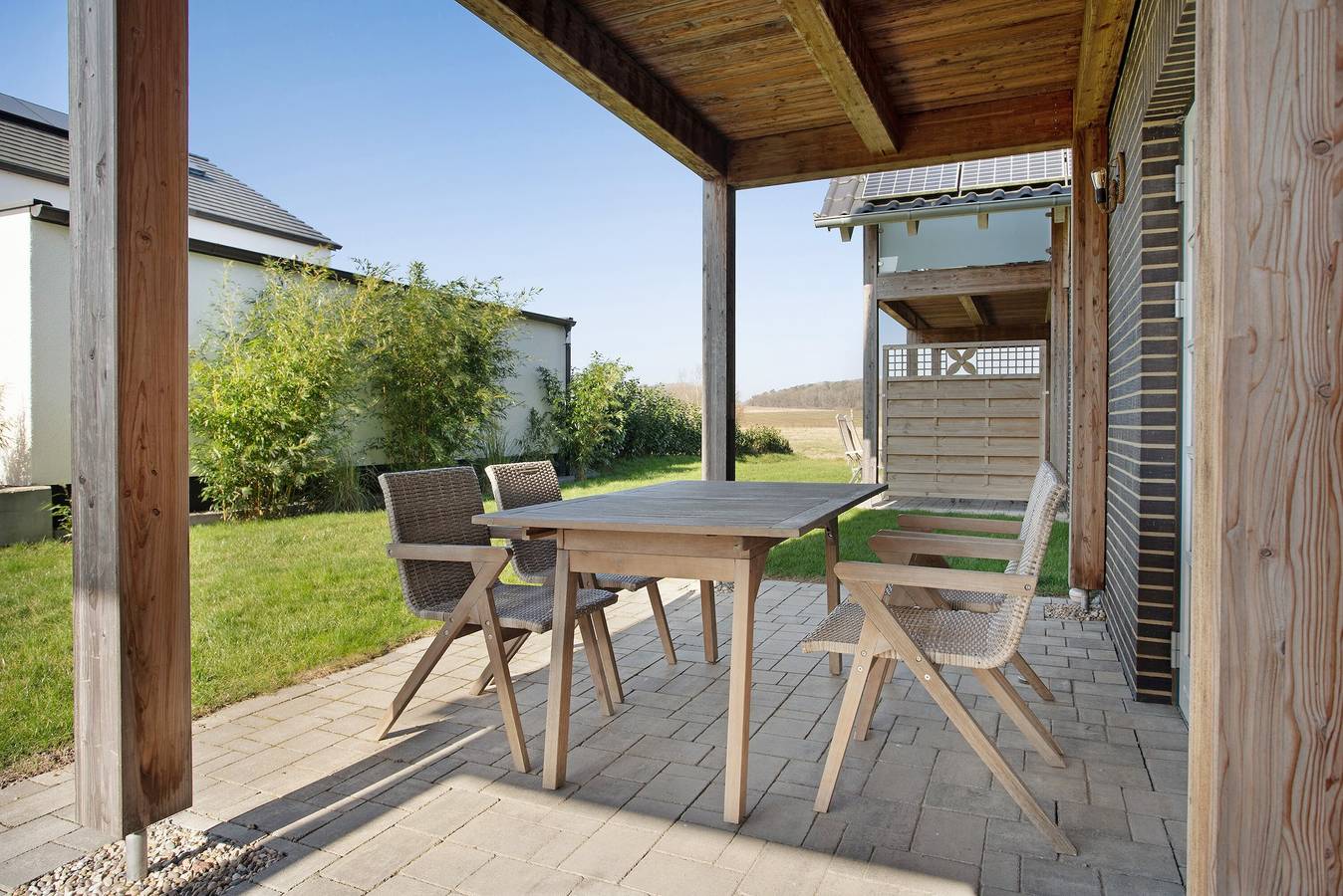 Appartement entier, Appartement 'Komfortables Ferienhaus Allee' avec terrasse privée, jardin privé et Wi-Fi in Krummin, Usedomer Norden