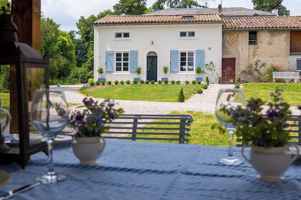 Petite Mirabel - in grounds of Chateau Mirabel in Puylaurens, Région de Castres
