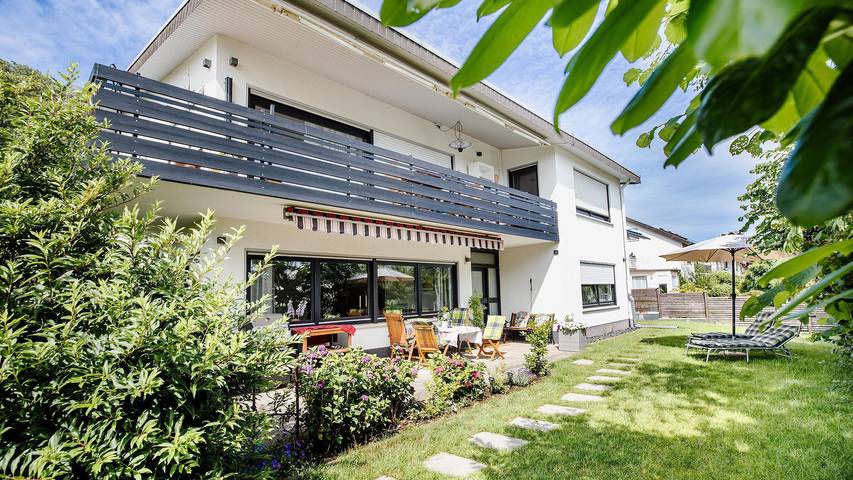 Ganze Ferienwohnung, 4 Pers Appartment, 2 Schlafzi, 2 Bäder, ebenerdig in Westerburg, Westerburg & Umgebung