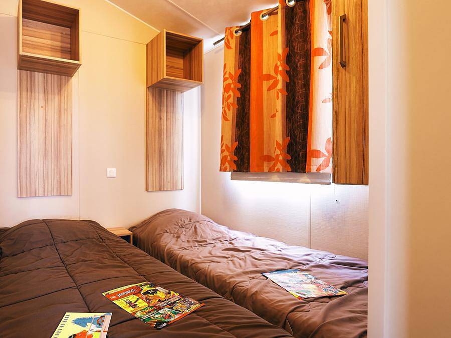 Camping Le Bellevue - Mobile home 4 persons - Mobile-home Confort + - 22 m² - 2 bedrooms in La Tranche-sur-Mer, Vendée