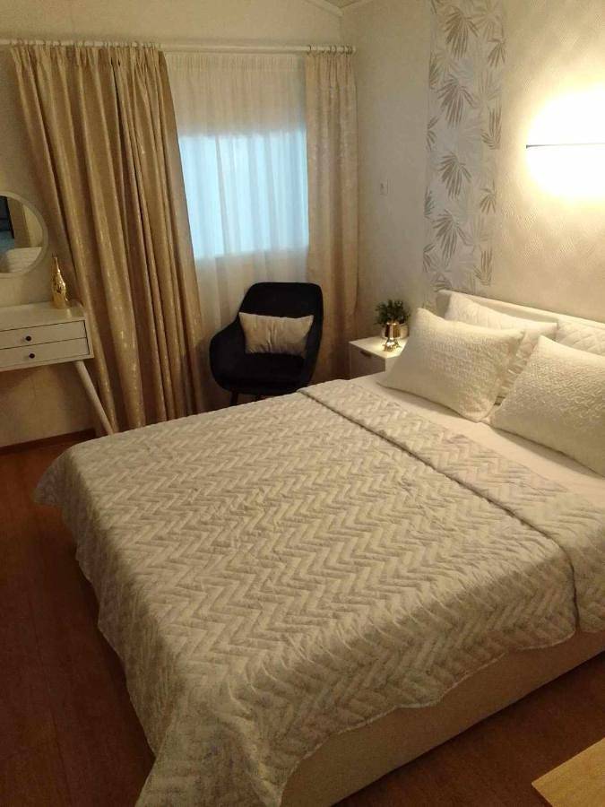 Apartment for 3 people, with garden in Riviera