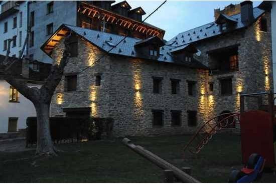 Location de vacances pour 12 personnes, avec terrasse à Broto - 2