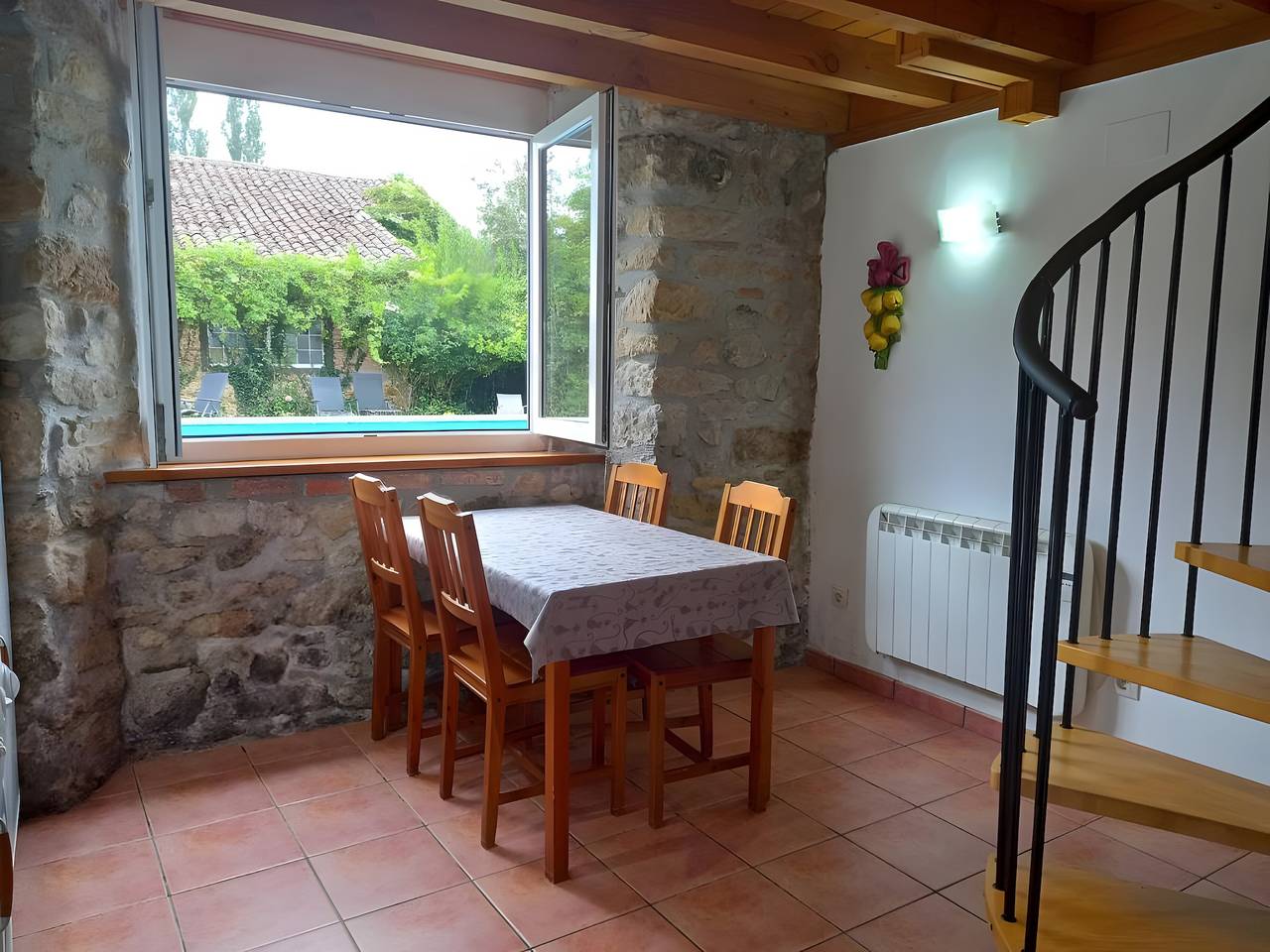 Geheel appartement, Appartement in Alsasua met gedeeld zwembad, tuin en barbecue in Alsasua, Cantabrisch Gebergte