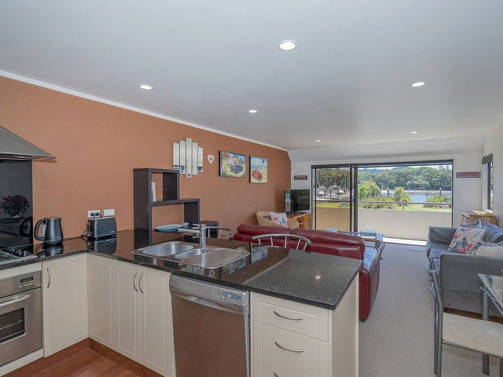 Harbourside Haven - Whangamata Holiday Home in Whangamata, Waikato