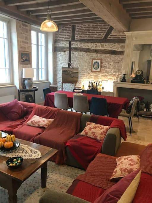 Four-Bedroom House in Tournus, Région de Mâcon